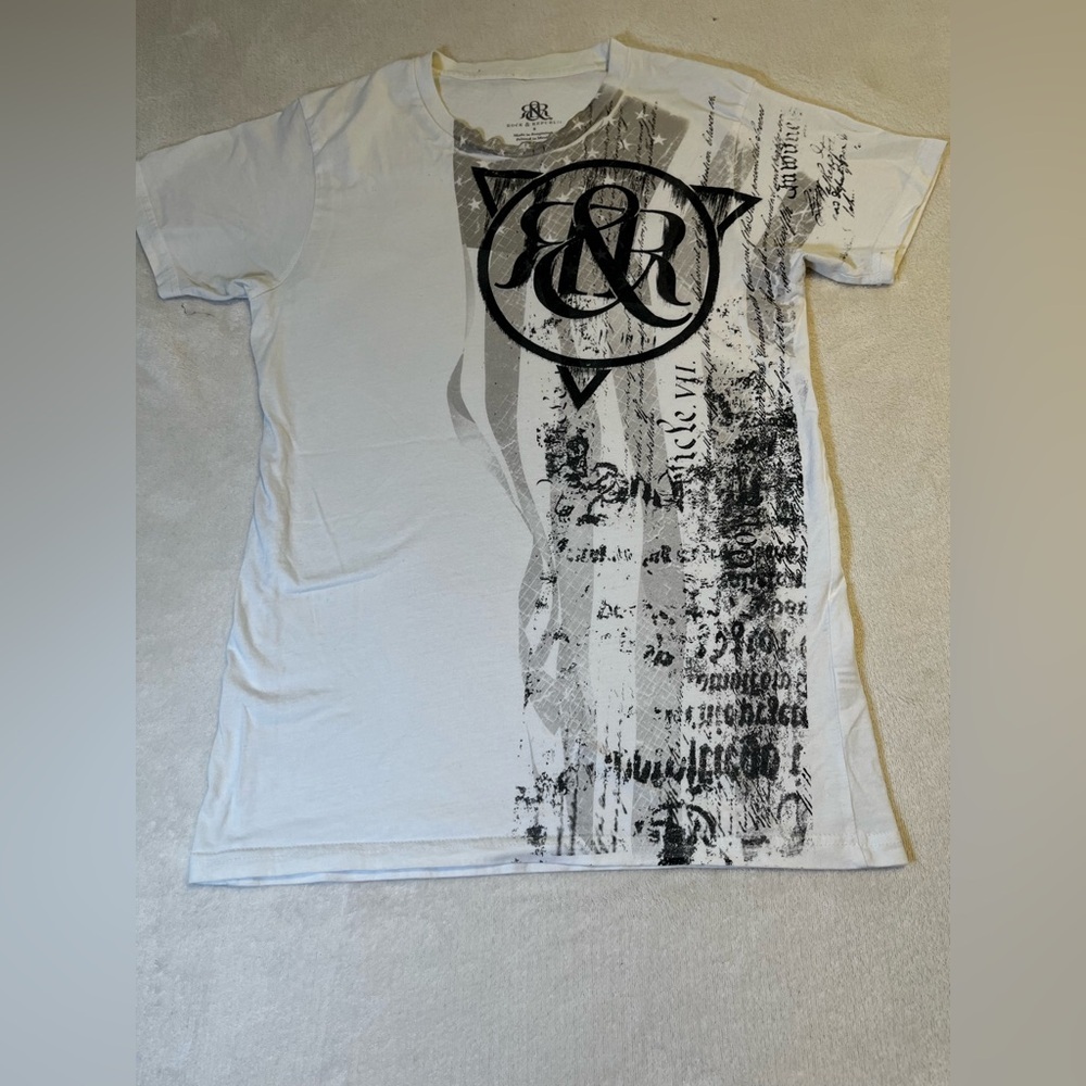Rock & Republic White and Black Graphic Tee